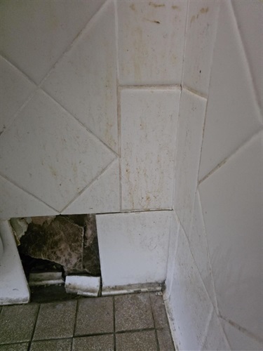 6th-floor-bathroom.jpg